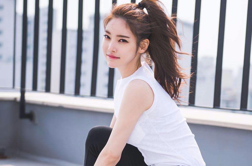 人美嘴甜,这三大星座女生人见人爱花见花开