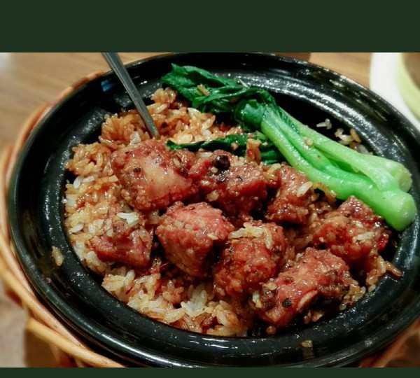 独家腊味排骨煲仔饭的做法