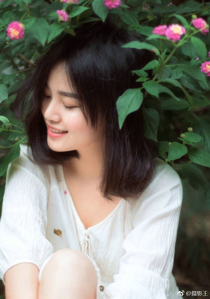气质短发美女笑容养眼迷人脸庞写真集