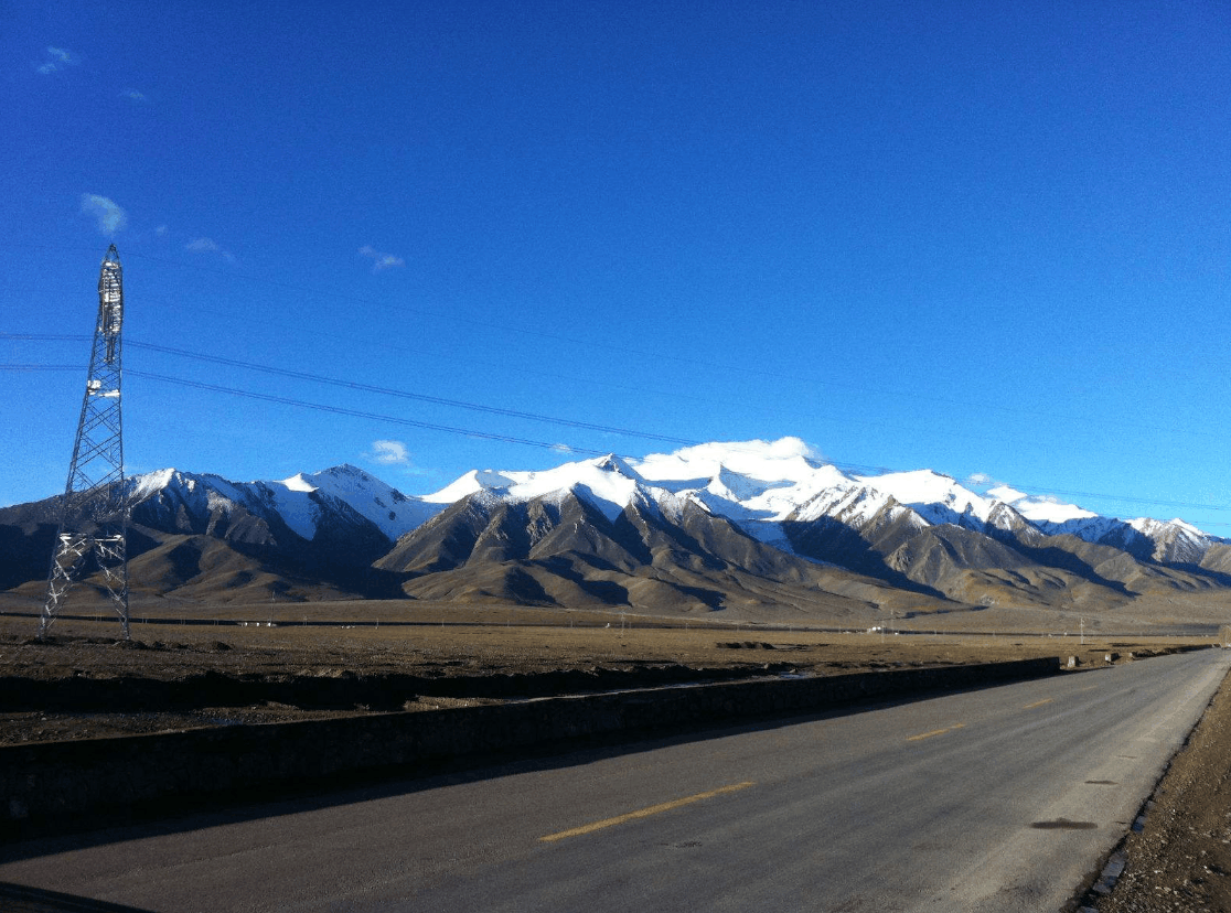 青藏线是青海到西藏的公路,从西宁到青海湖去格尔木转昆仑山,通过可可