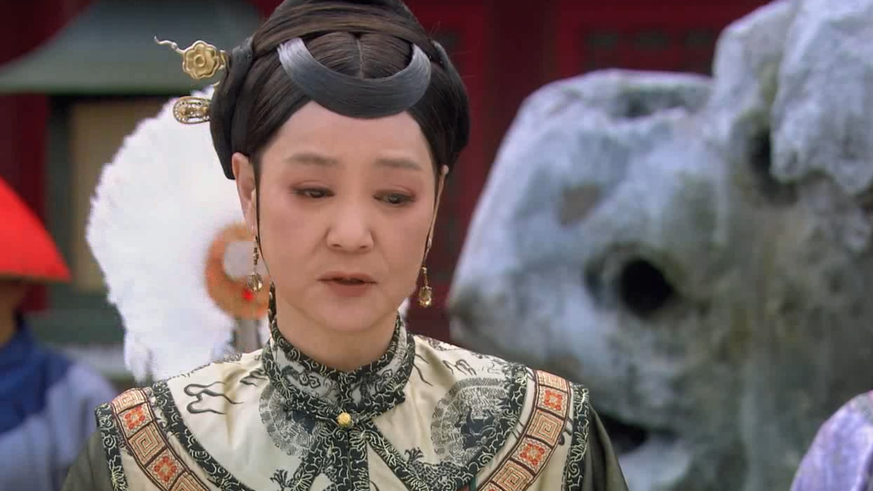 甄嬛传皇上太后都心系甄嬛,惦记着她和肚里孩子,心疼皇后