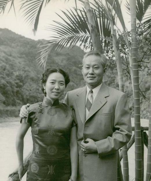 孙立人被软禁33年,晚年说出一愿望,部下为他完成后,他落泪下跪