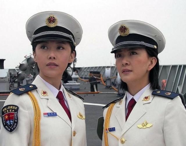 原来美女都去当兵了, 快来看看海军靓丽女兵