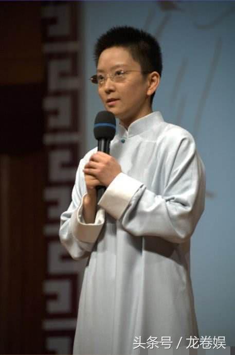 曹云金碰瓷王佩瑜!强行抱大腿拜师!网友:没皮没脸!