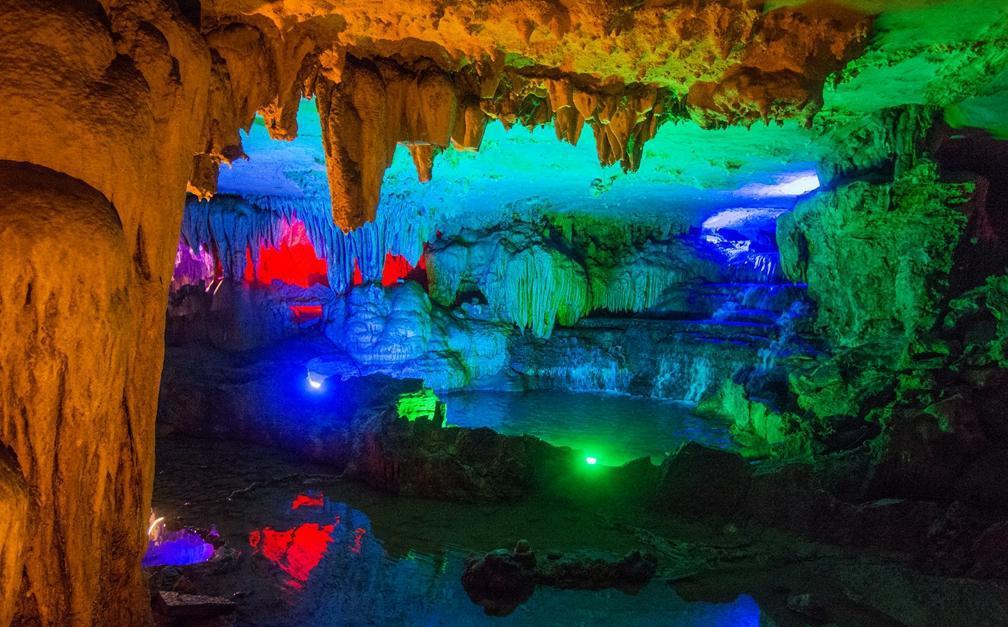 贺州城外有个紫云仙境, 景色千变万化令人赞叹!