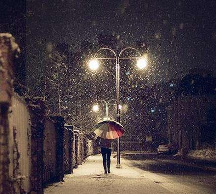 狠狠爱过,就让她随风消逝吧…有一个女孩,诉说了一个凄美的爱情故事