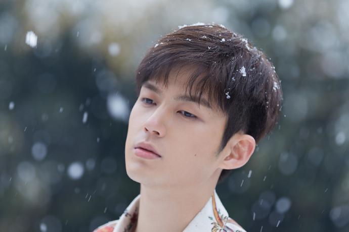 董力不仅接了第二部新戏《烈火军校》,还即将出第二首新歌