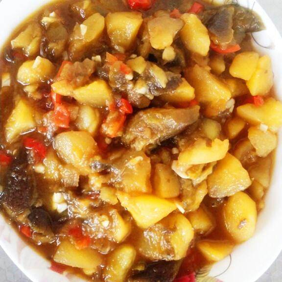 土豆炖茄子的家常做法,易烹饪,味道鲜美,好吃