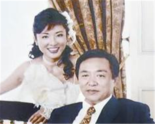 董卿的老公,朱迅的老公,周涛的老公,身份一个比一个显赫!