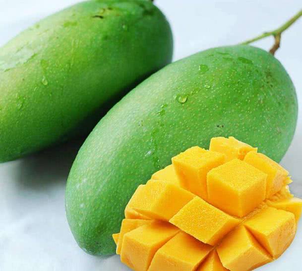 听名字就流口水的5种水果,百香果谁敢直接吃?第4个更酸倒牙!