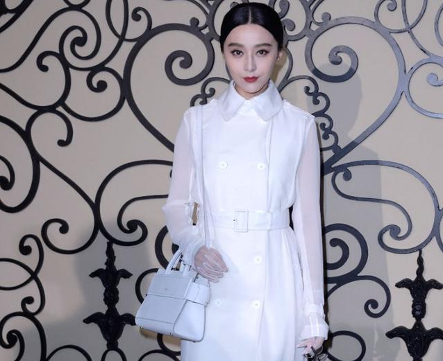 范冰冰白色透视装,完美禁欲妆容,网友:十分美艳撩人!