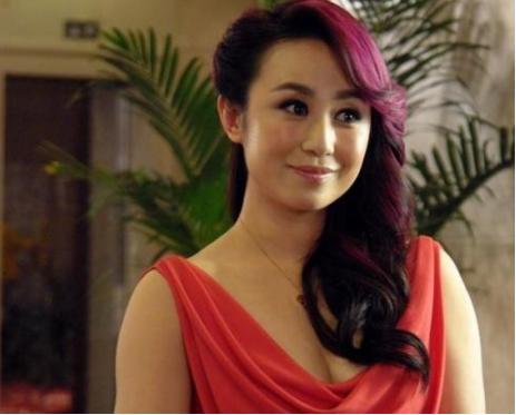 靠演喜剧红了整整7年,却嫁给当年穷小子,如今她36岁仍美得过分