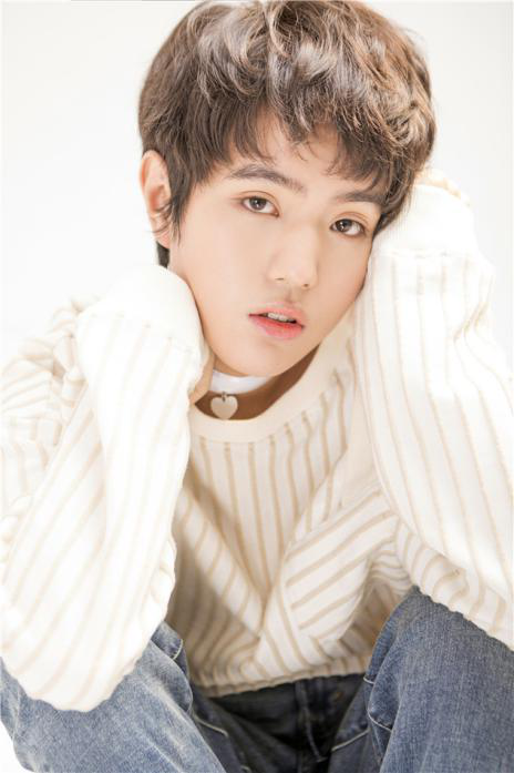 玩儿的就是套路 19岁少年尹毓恪被粉丝催生!