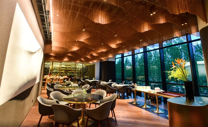 "店长"倪恺携奔驰在mercedes me外滩店来了一场轰趴