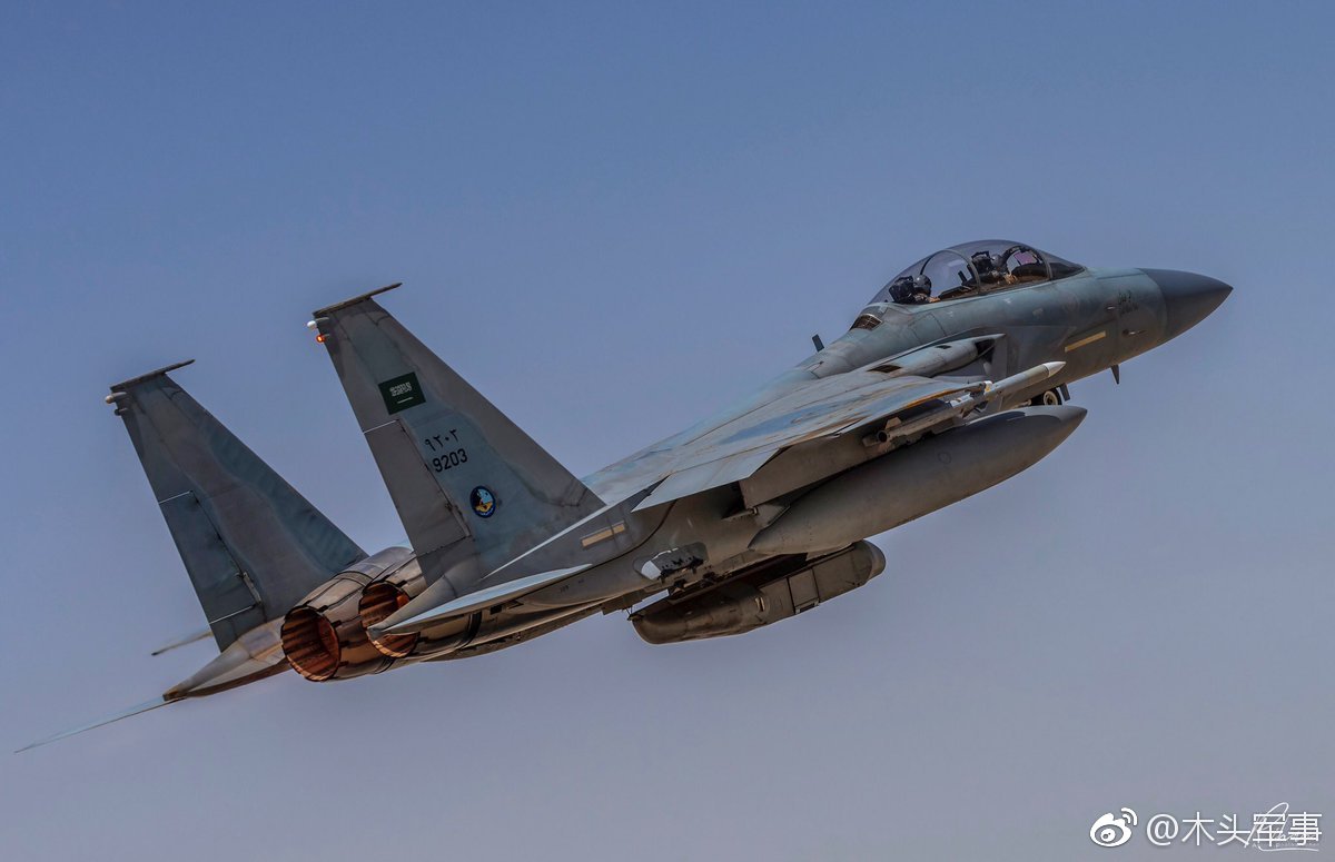 沙特皇家空军第92战斗机中队的f-15s外挂db-110战术侦察吊舱