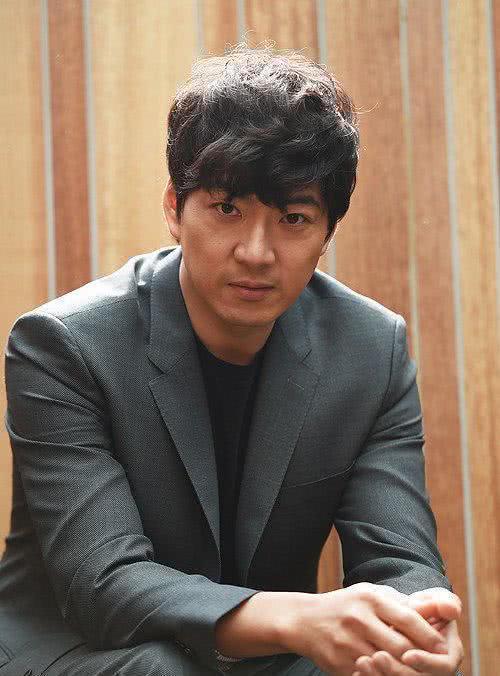 他是韩国影帝,年过40才生子,连生3个儿子,老二红遍中国了