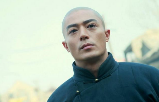娱乐圈剃过光头的4位男星,鹿晗尴尬,还是最后一位有魅力