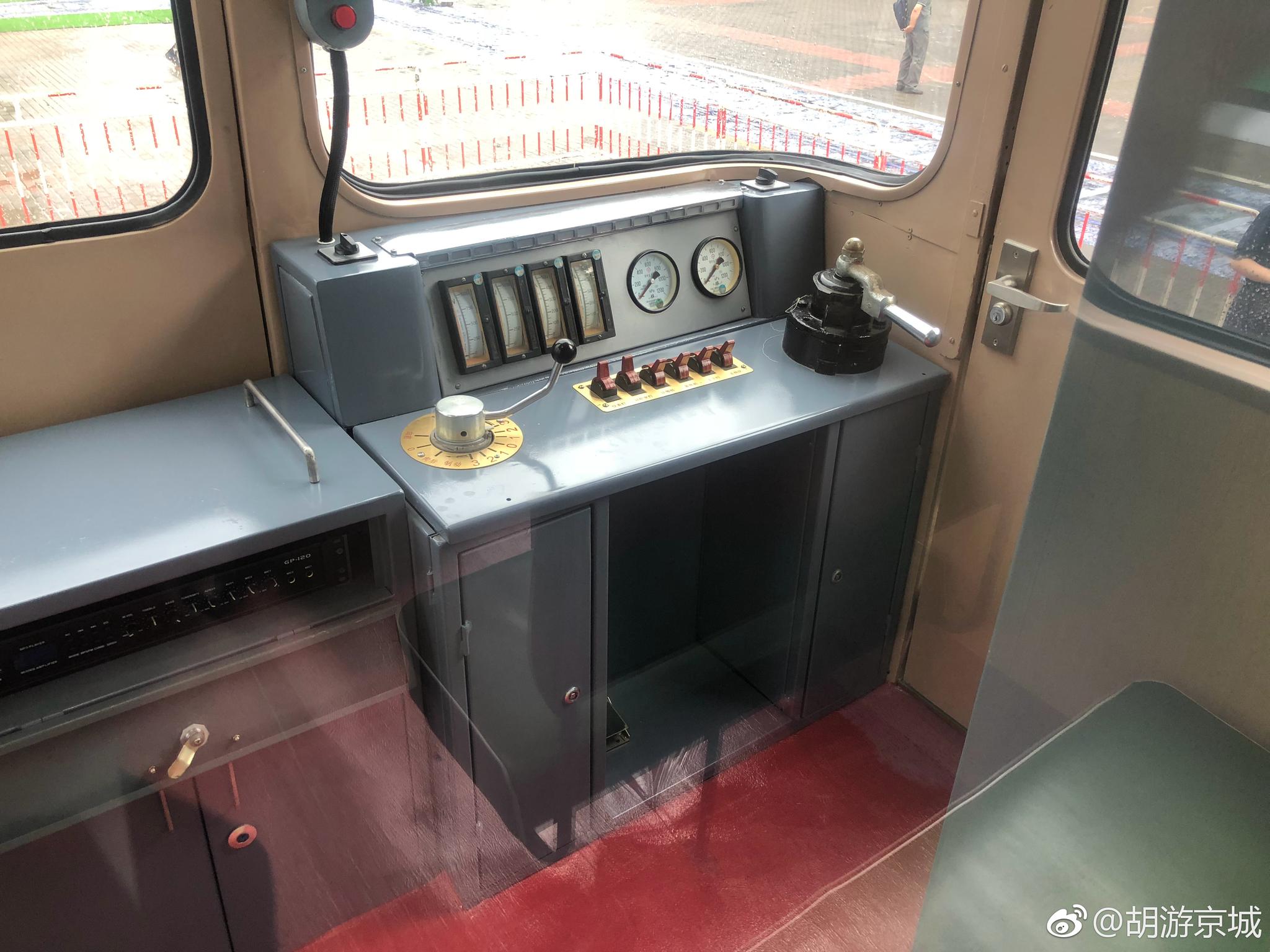 中国第一辆地铁你见过吗|国展|一号线|北京地铁_新浪新闻