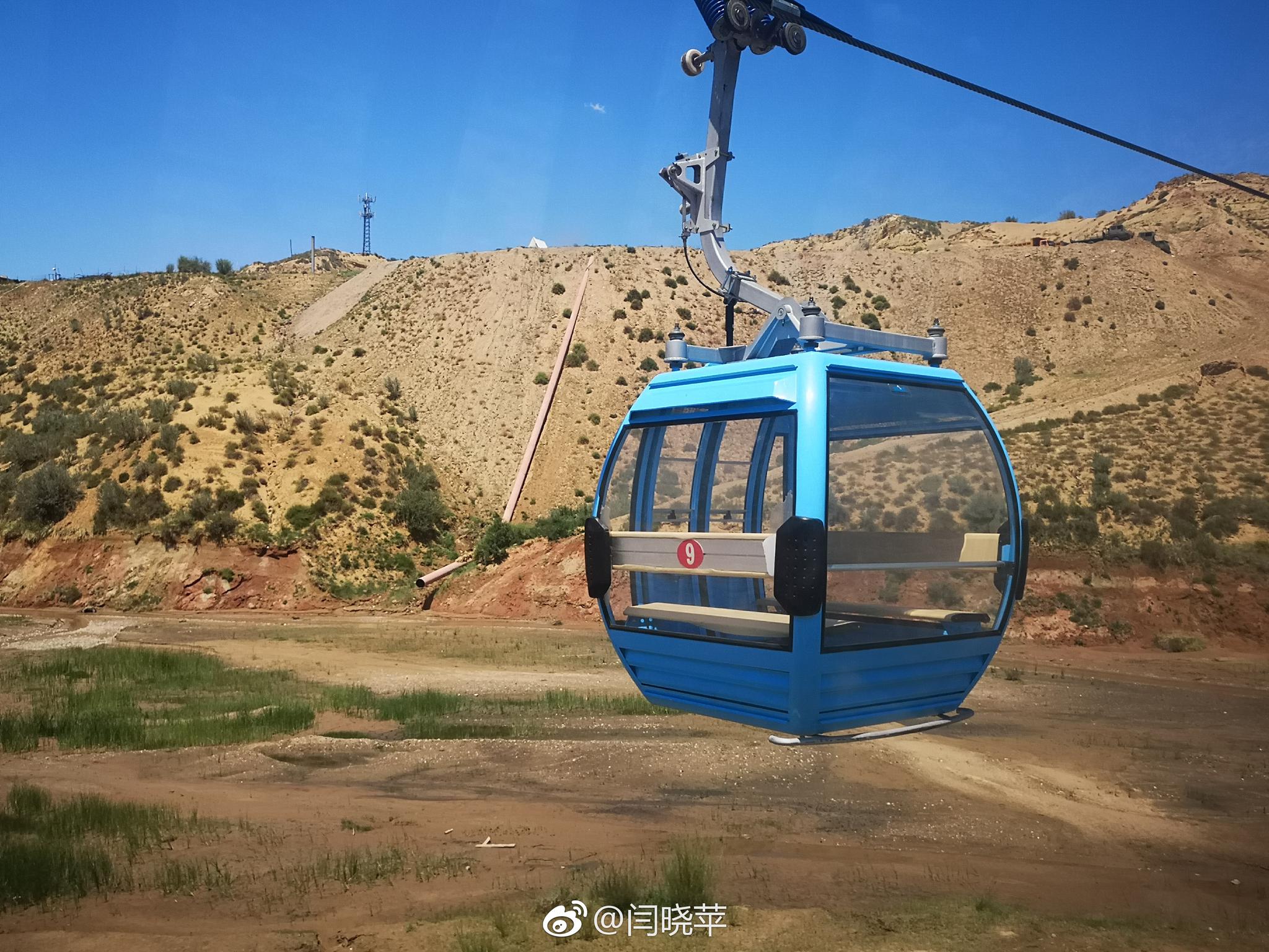 响沙湾的高空索道飞越沙漠之上不一样的视角