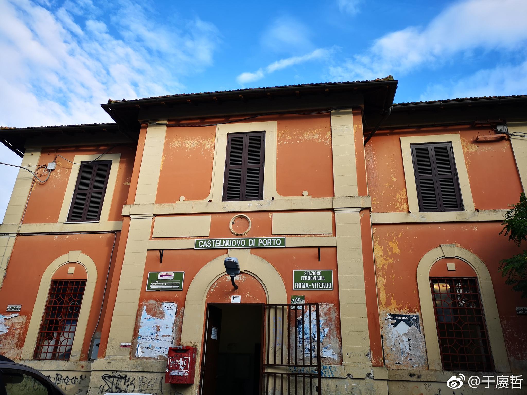 在欧洲这种老火车站是很方便并值得体会的.一个人的车站