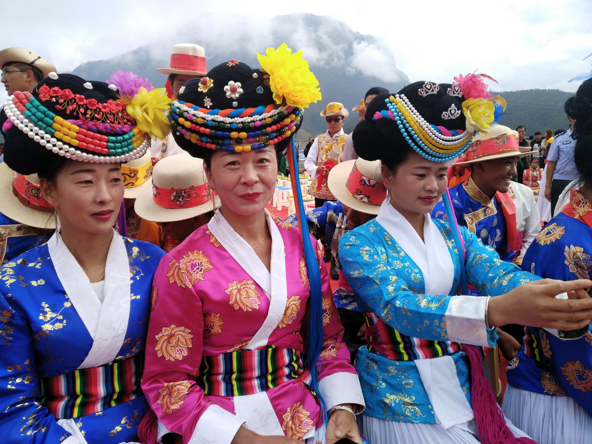 2018宁蒗泸沽湖摩梭人转山节活动开幕式于9月3日在主会场泸沽湖女儿国