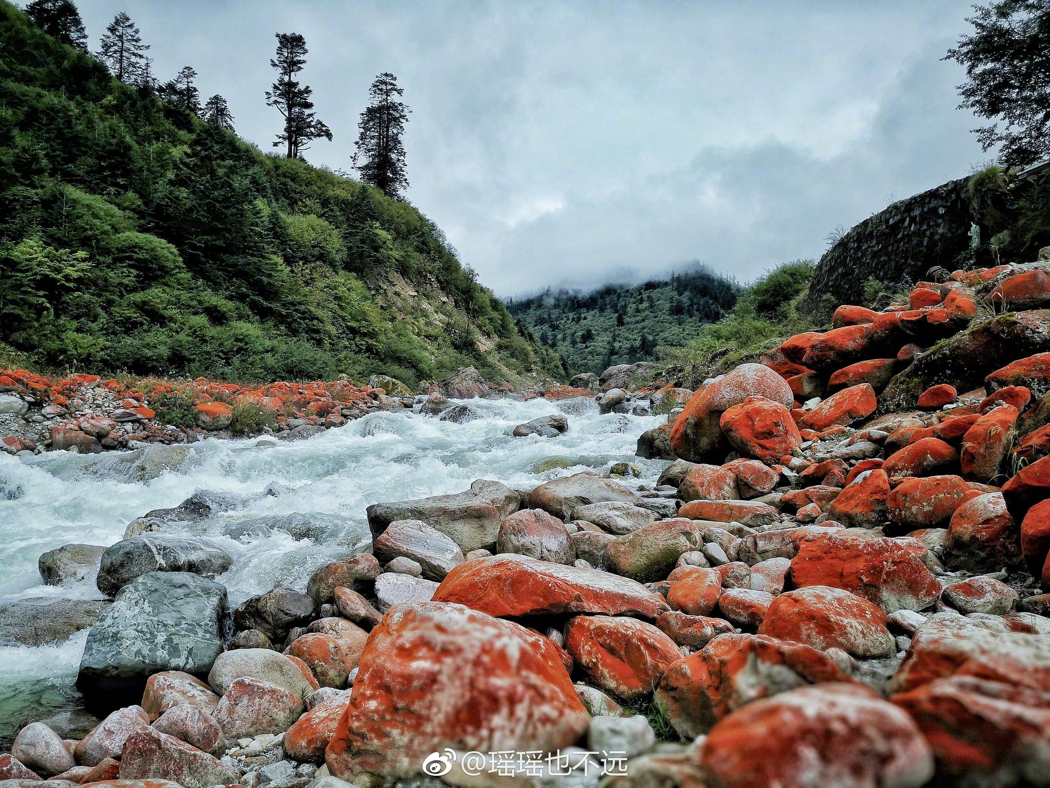 川西大环线之海螺沟红石滩