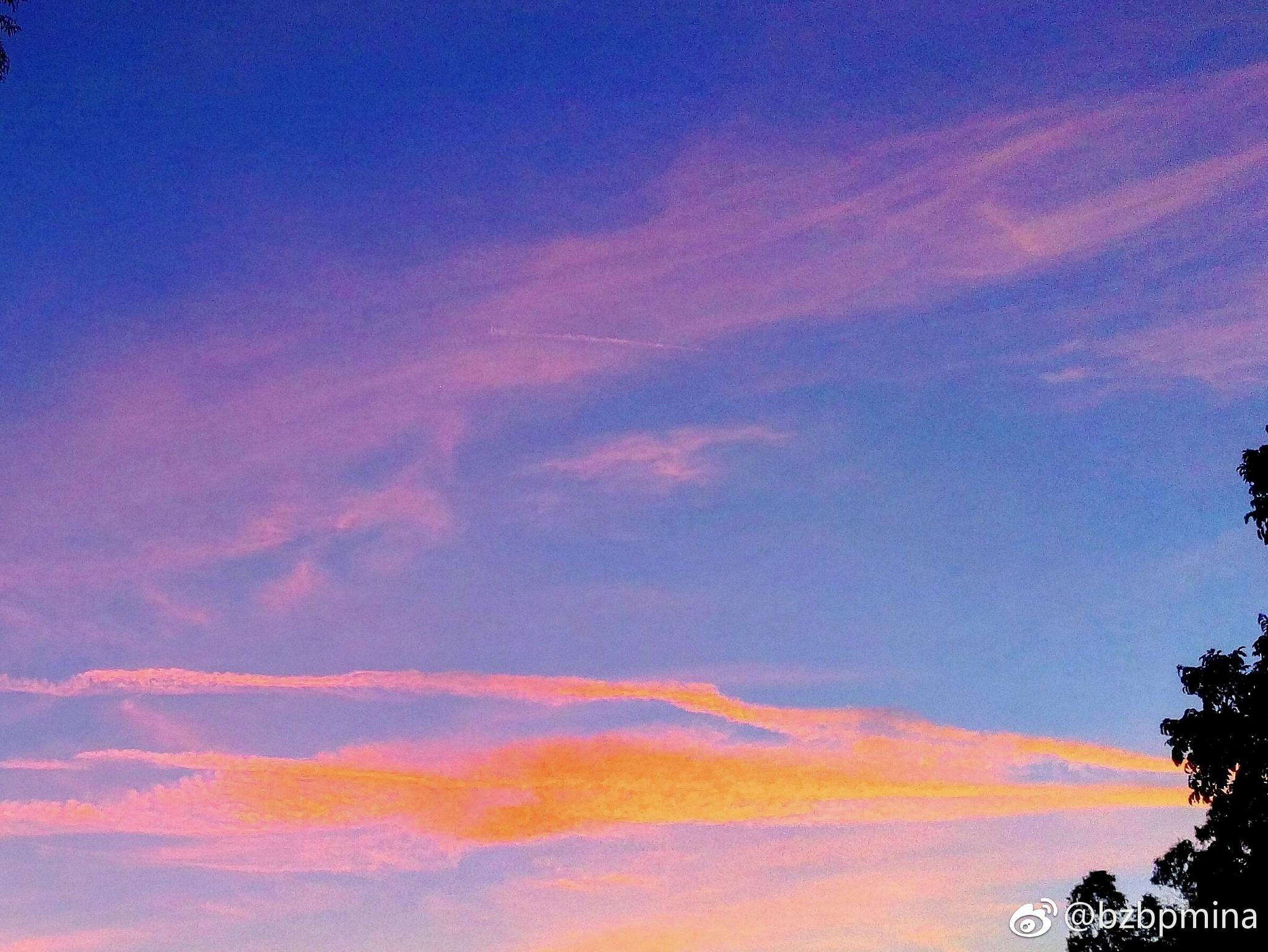 手机随拍520的晚霞迷人的色彩