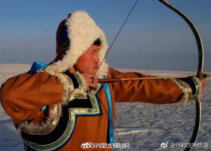 乌珠穆沁蒙古袍