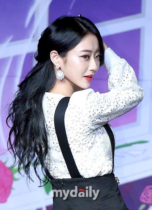 韩国女歌手朴景丽首尔举行个人单曲showcase