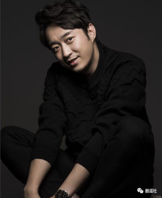 看腻了偶像生存赛那揭露行业真实生态的经纪人101你看不看