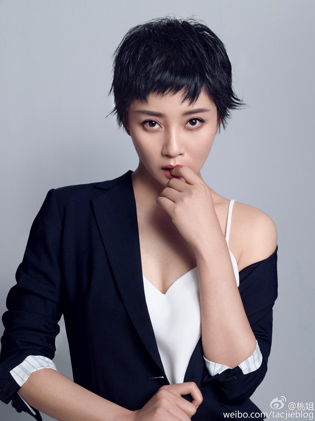 却因黄晓明和秦海璐引骂战?