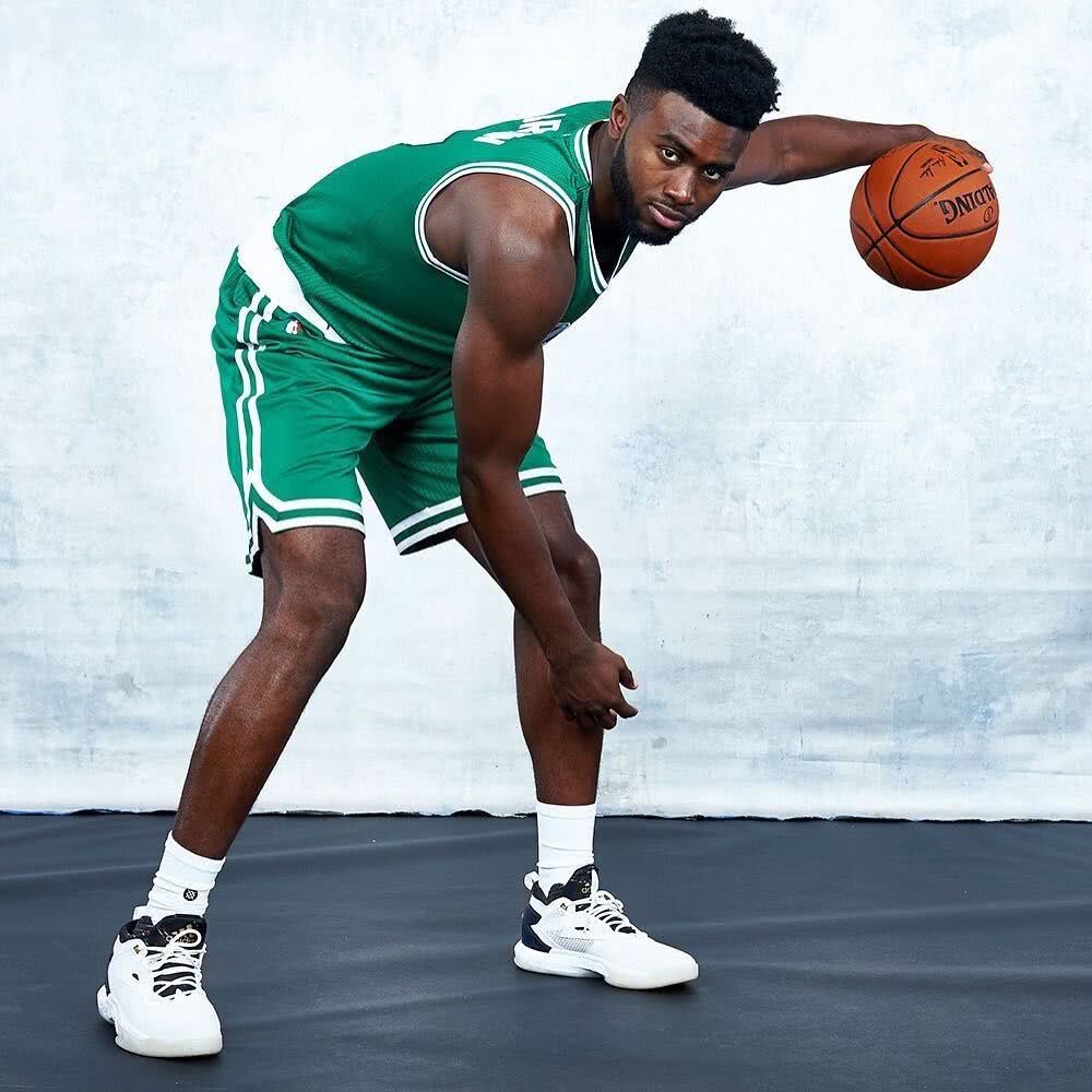 这些全世界腿最长的亿万富豪,偏喜欢穿更短更紧的裤子