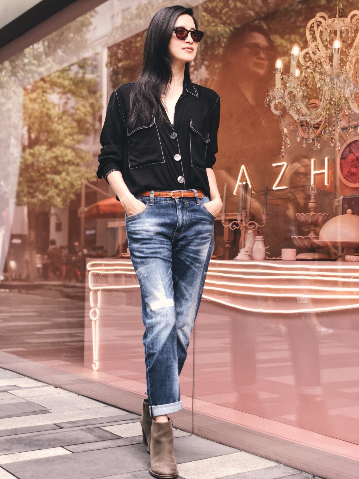 龚蓓苾率性街拍 化身"行走的画报"撩粉力max