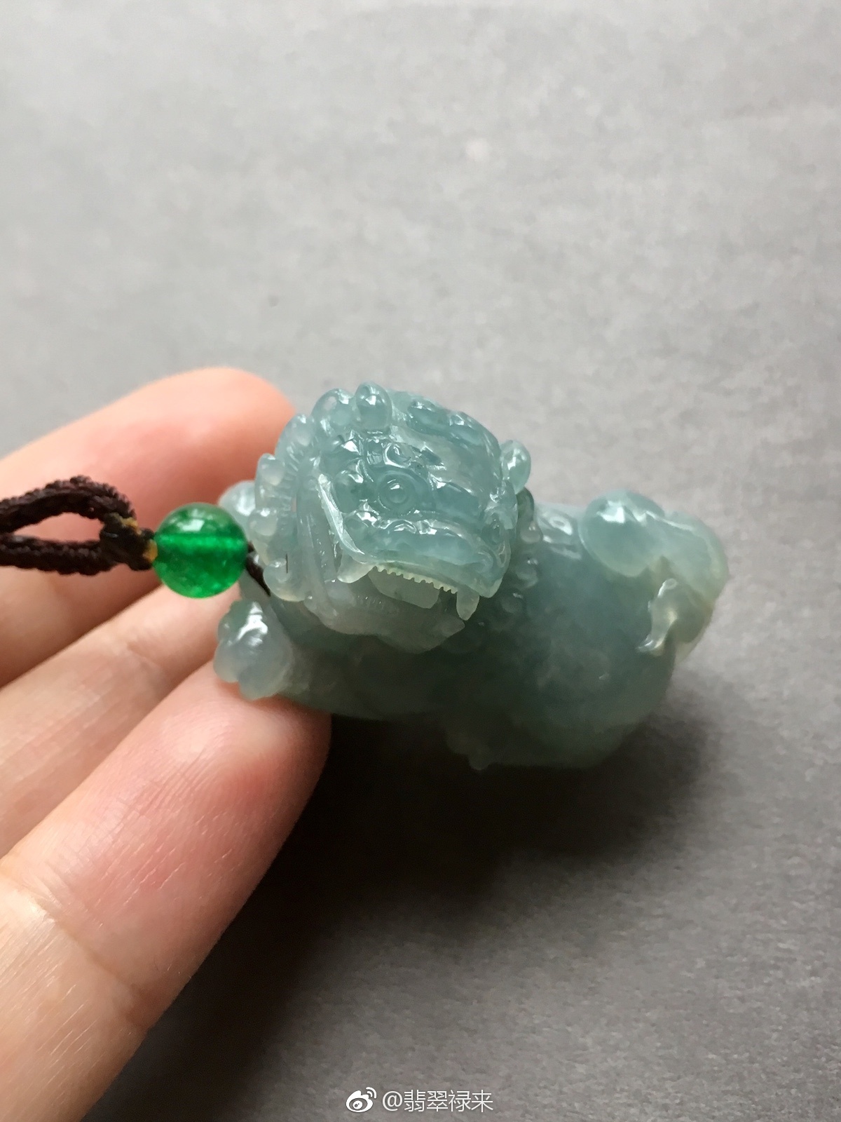 雕工精美的翡翠狮子其实在翡翠里不是常见的题材呢为什么呢