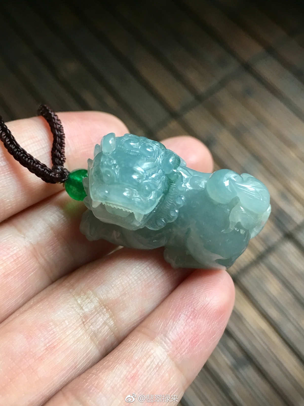 雕工精美的翡翠狮子其实在翡翠里不是常见的题材呢为什么呢