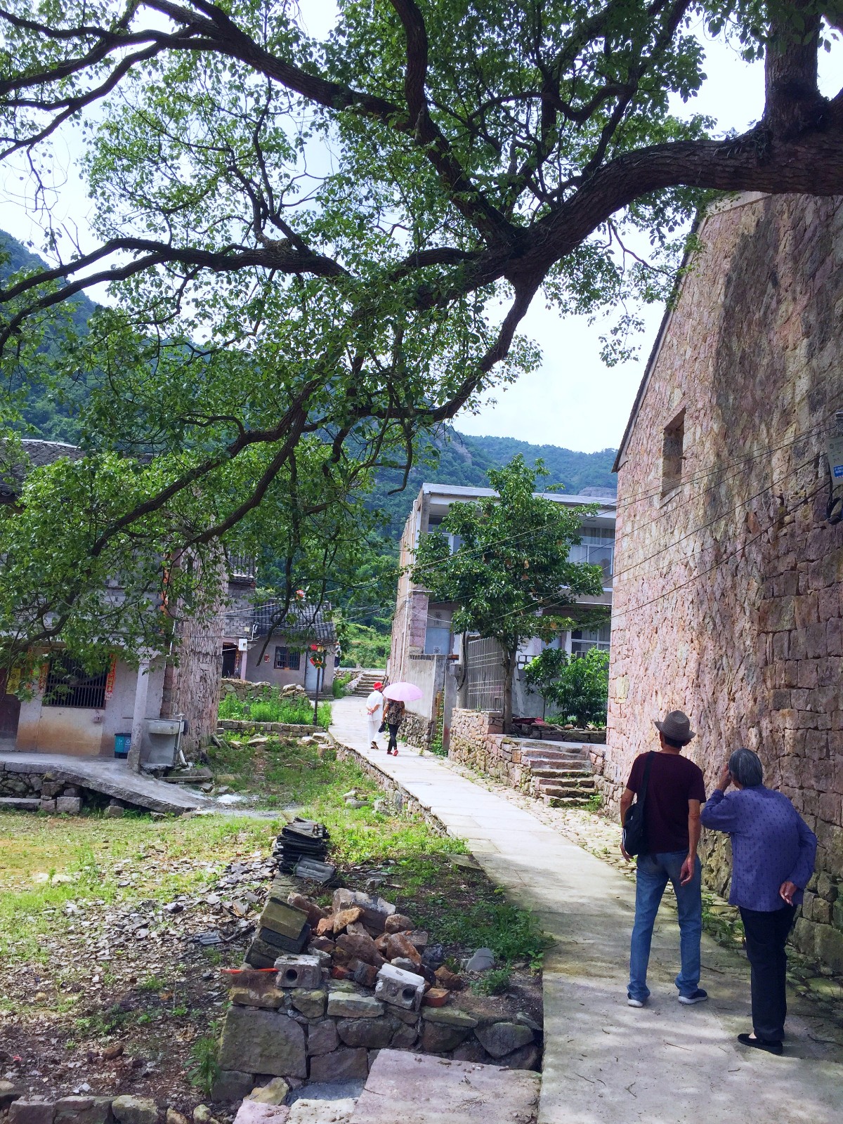 温岭峨眉山二峨嵋村山清水秀古朴雅致