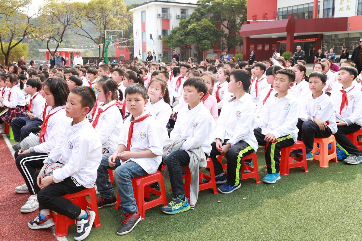 桂林宝贤小学举行"国学文化进校园 书法教育进课堂"活动