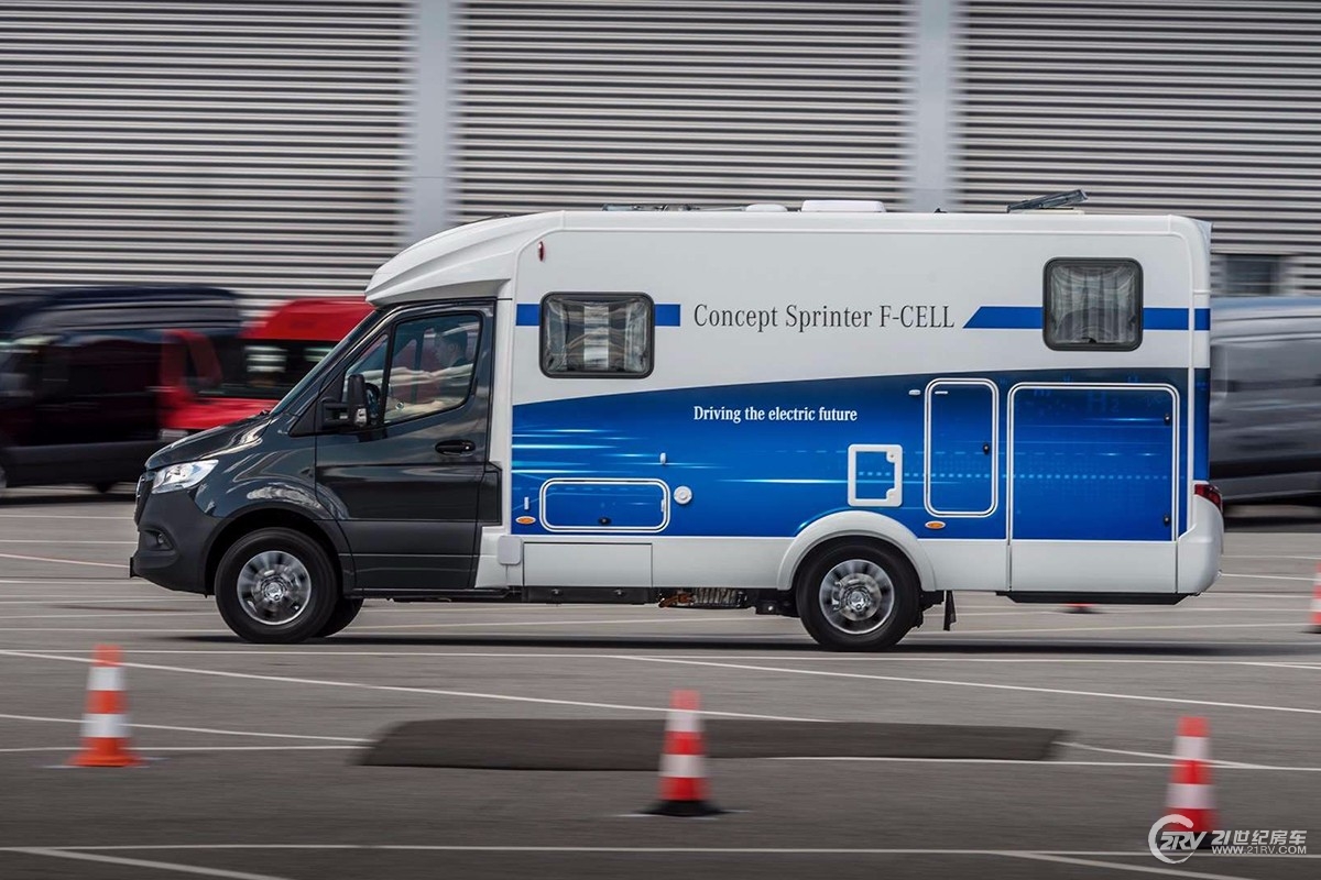 梅赛德斯奔驰推出新能源概念房车续航达到500公里