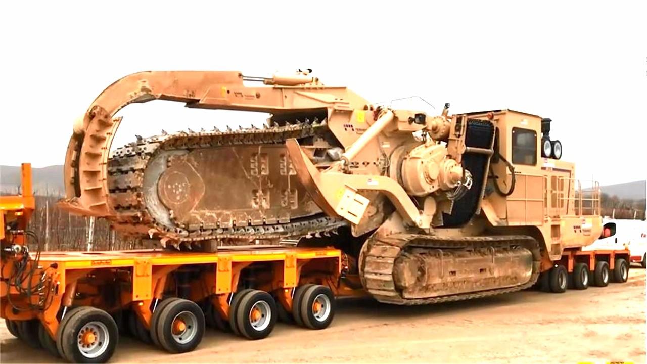 世界上最大的一台挖沟机,一铲可以挖7米深坑,称为神器!