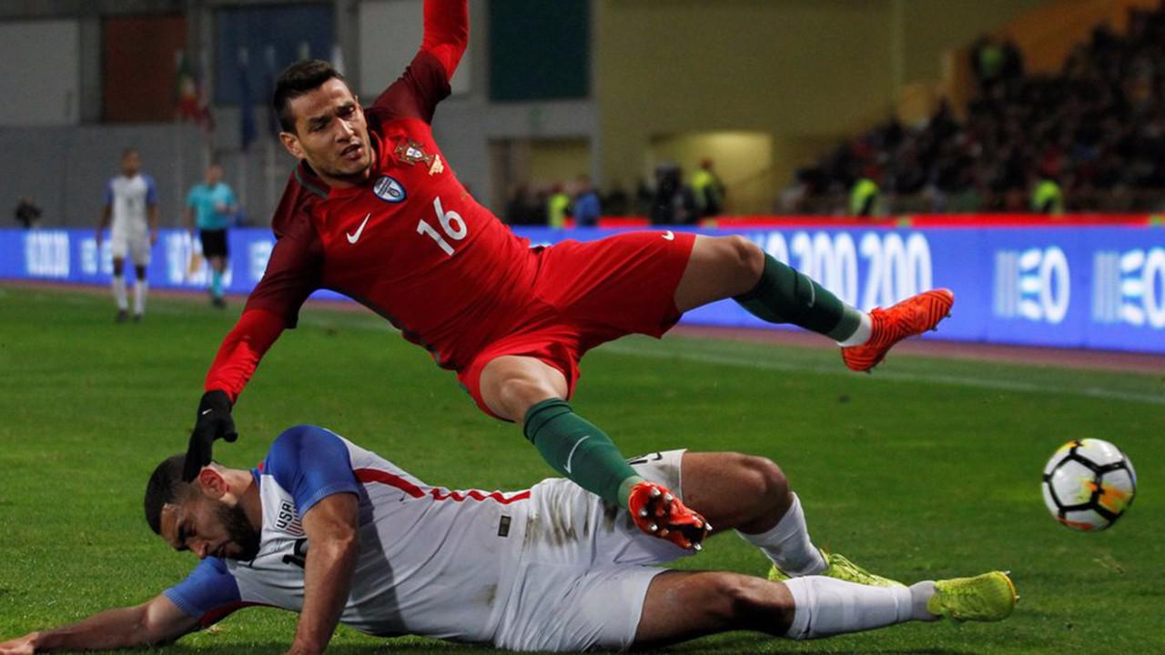 想成为一名世界级的后卫,必须学会稳准狠的铲球