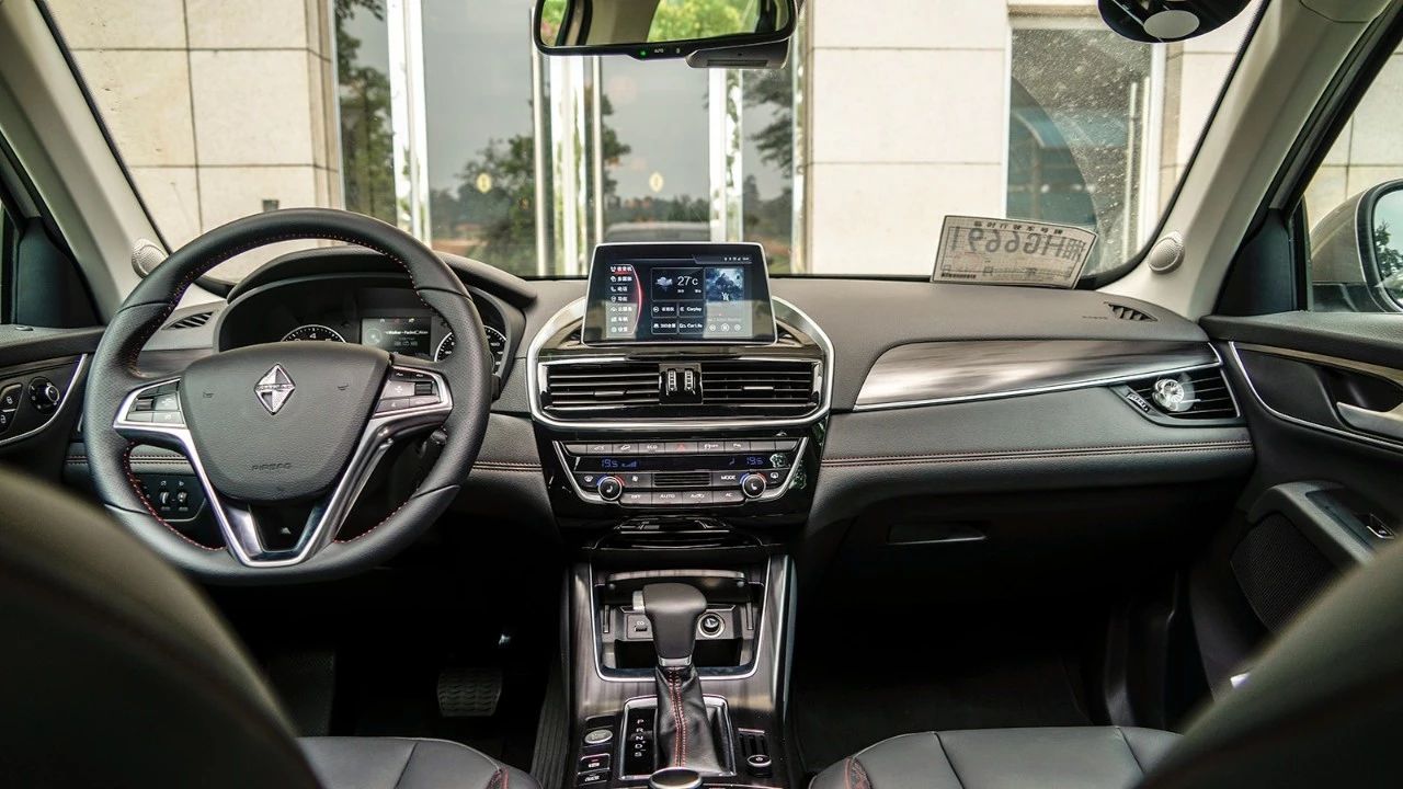 试驾全新宝沃bx6虽说我曾经没有开过宝沃的任何一款车,但是内饰的设计