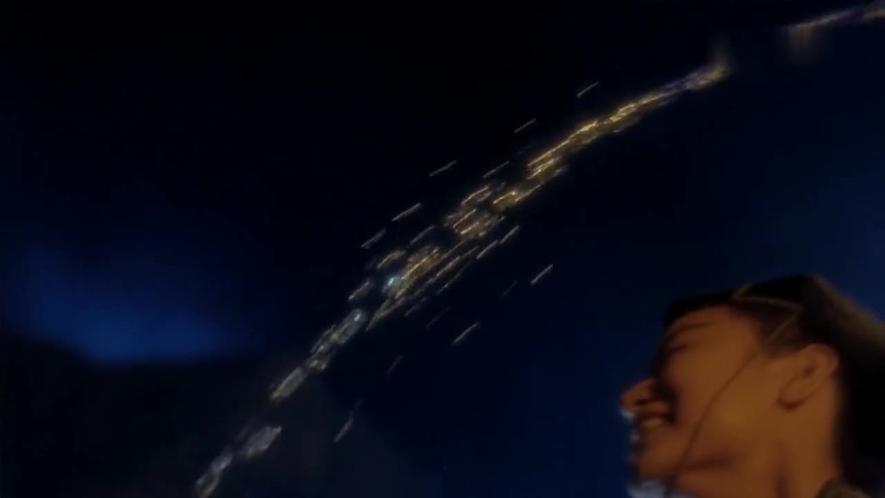 青霞喝酒 祖贤泪流 25年前的一首歌 唱尽人世逍遥 青霞喝酒 祖贤泪流 25年前的一首歌 唱尽人世逍遥
