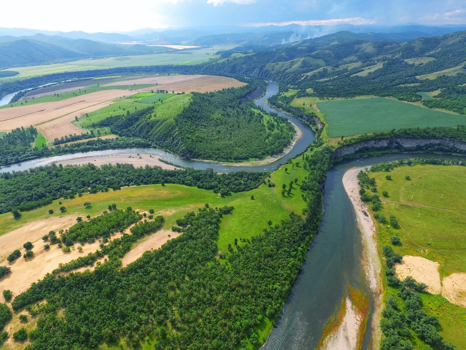 绰尔河,一个亟待开发的处女地,地形似葫芦或墨鱼倒挂山间