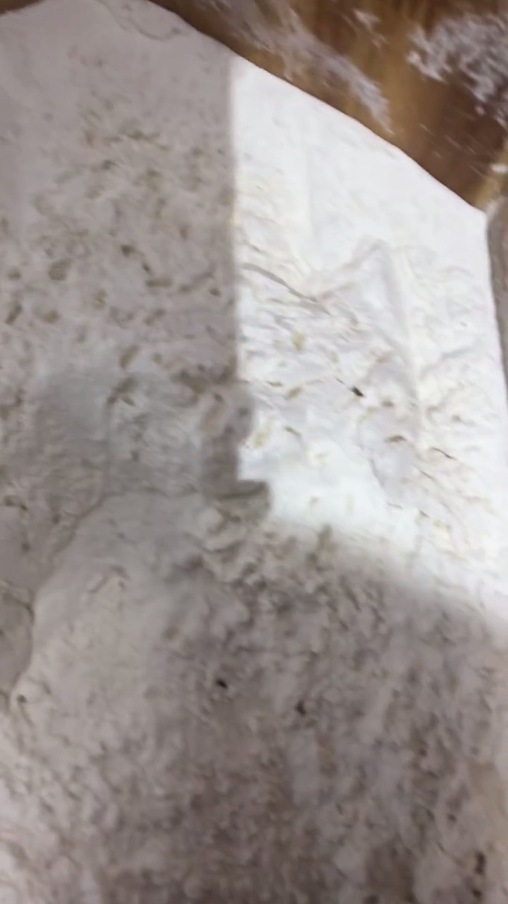 常常常开心丶 人人乐咸阳世纪大道店面粉里有虫子.@咸阳同城