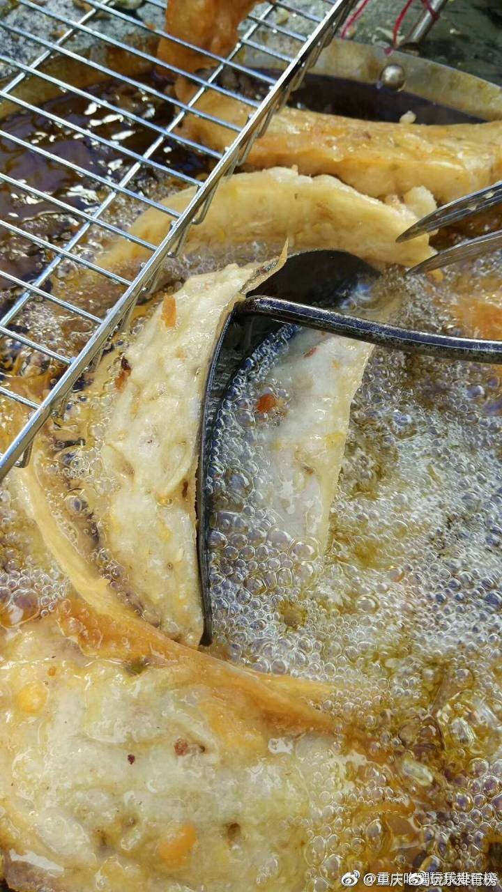 炸的外酥里嫩的萝卜丝粑粑好想吃,现在重庆哪里有正宗的卖嘛?