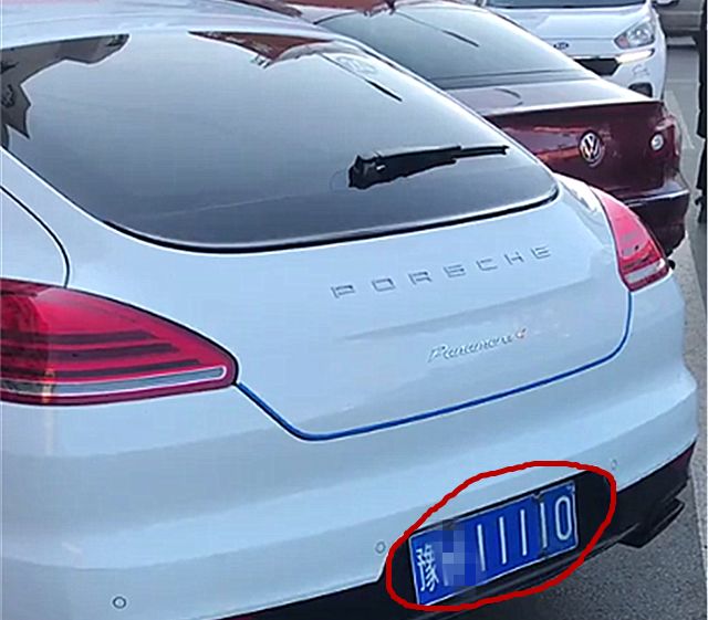 河南偶遇一辆157万保时捷,本不会太惊讶,但车牌实在太吸睛!