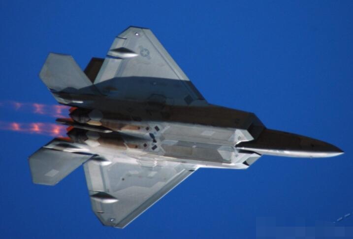 五代战机中,为什么只有歼20有腹鳍?这里告诉你原因