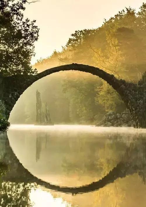 中国古桥你站在桥上看风景看风景的人在高处看你