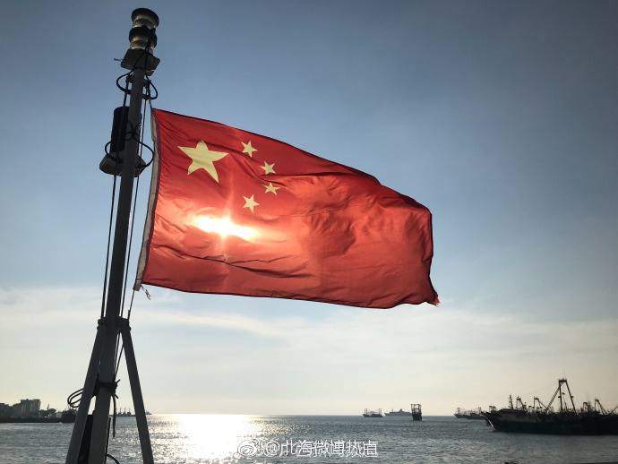 广西海警组织开展海上实弹射击训练