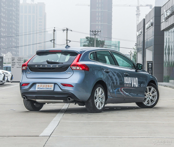 新款沃尔沃v40正式上市 售价23.09-28.99万元
